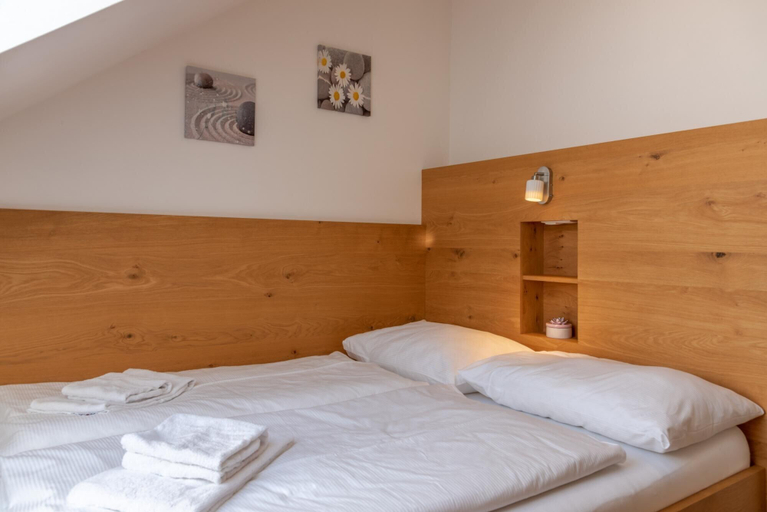 Room 4, Fourteen 3 0 Zell am See S P, Zell am See