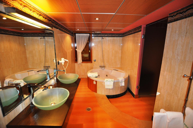 Bathroom 4, Gran Hotel Liber & Spa Playa Golf, Cantabria