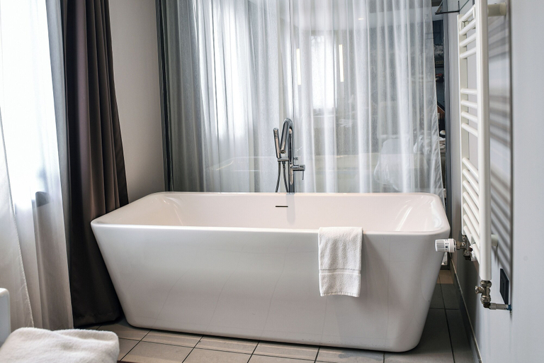 Bathroom 4, Le K'Loys, Côtes-d'Armor