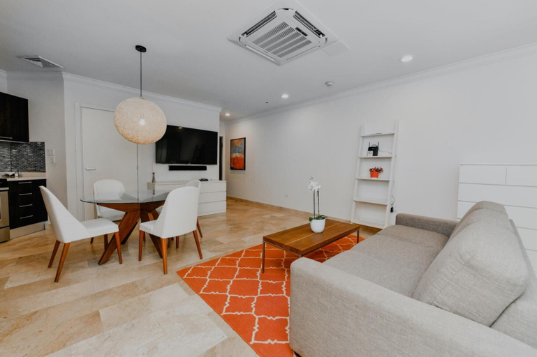 Others 4, Amazing 1BR 2BA Condo Great Location w Pool GYM