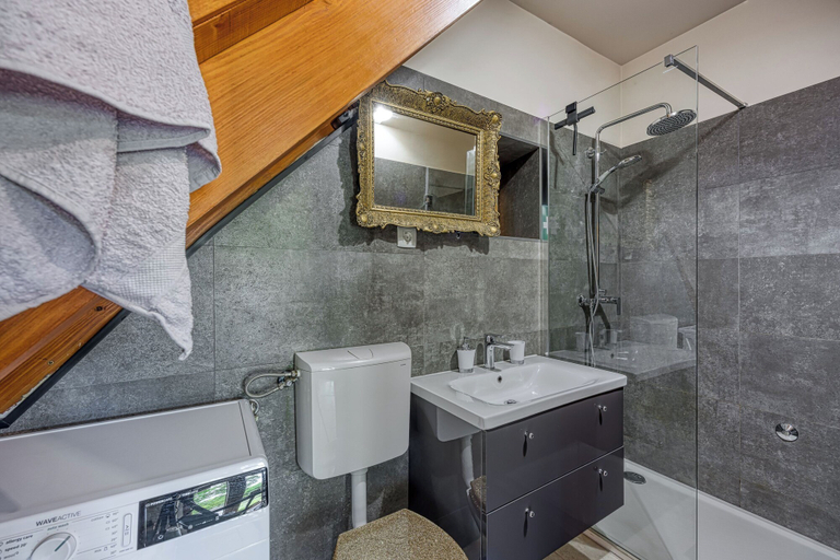 Bathroom, Casa La Vida, Grožnjan