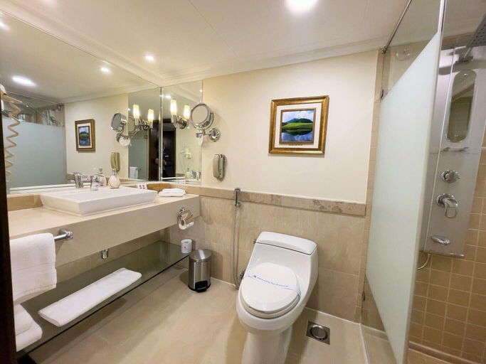 Bathroom 5, Islamabad Marriott Hotel, Islamabad