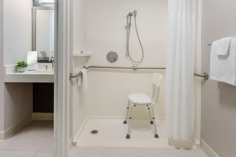 Bathroom 5, Courtyard Manchester-Boston Regional Airport, Hillsborough