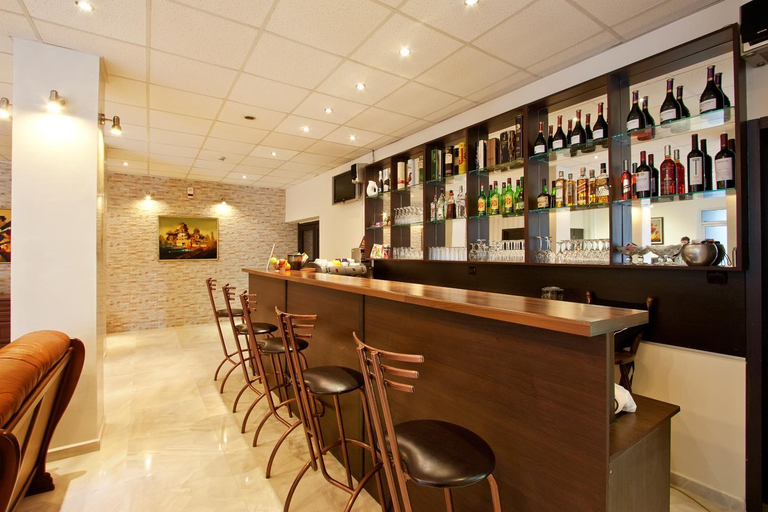 Food & Drinks 4, Hotel Cheap, Stolichna