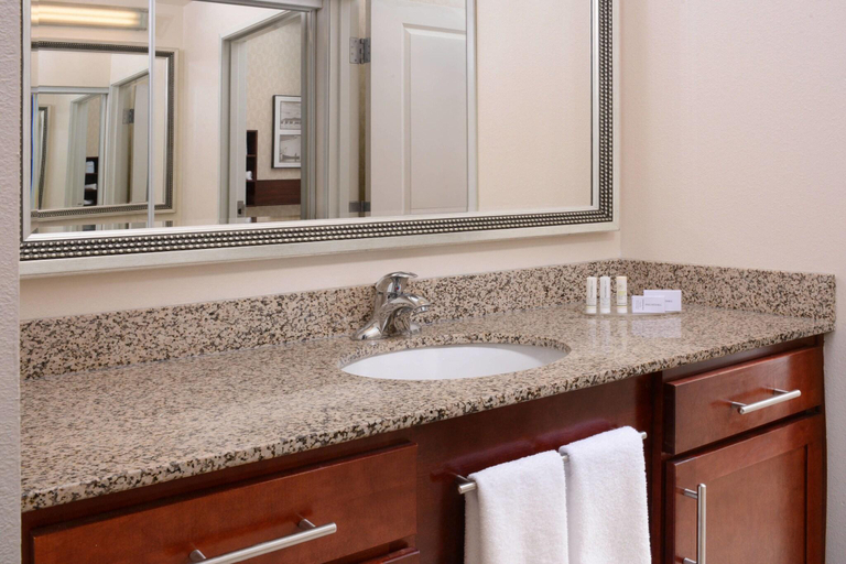 Bathroom 5, Residence Inn by Marriott Dallas Plano/The Colony, Denton