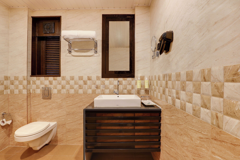 Bathroom 3, Lemon Tree Hotel Dapoli, Ratnagiri