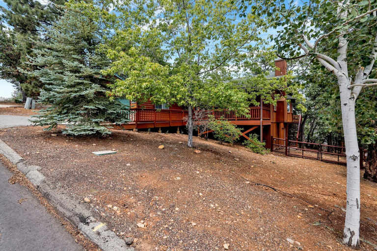 Others 5, Chalet D'or #2163, San Bernardino