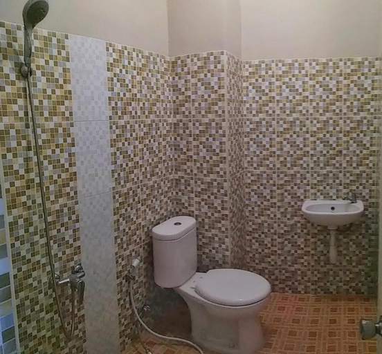 Bathroom, Tulip Inn Tomohon, Tomohon