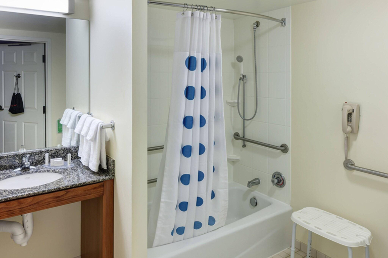 Bathroom 4, TownePlace Suites Suffolk Chesapeake, Suffolk