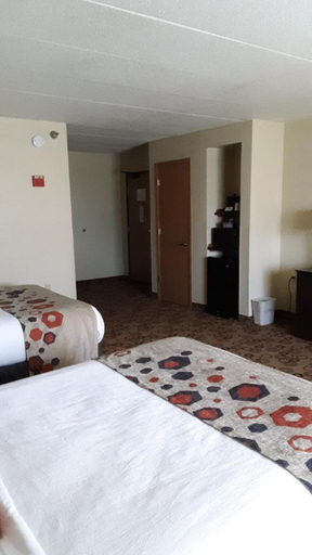 Bedroom 1, Spark by Hilton Cedar Falls, Black Hawk