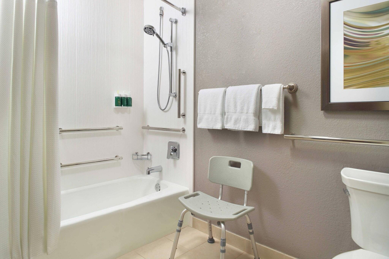 Bathroom 5, Courtyard Philadelphia Devon/Villanova, Chester