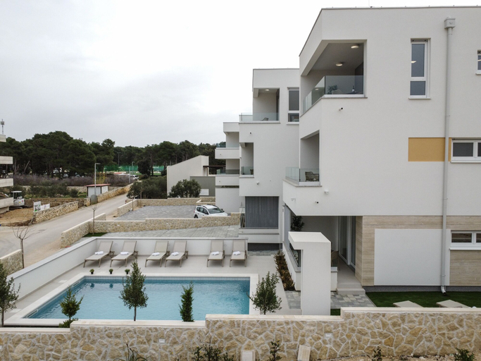 Exterior & Views 2, Apartments Mare B with pool, Novalja