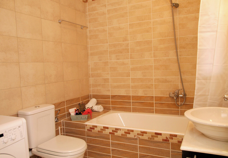Bathroom 4, The Garden of Zephyrus, Crete
