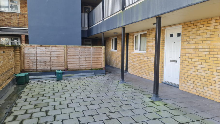 Others 3, Stunning 1-bed Apartment in Hemel Hempstead, Hertfordshire