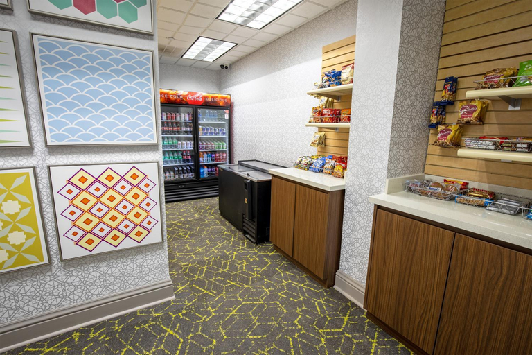 Food & Drinks 5, Wingate by Wyndham Lafayette Airport, Lafayette