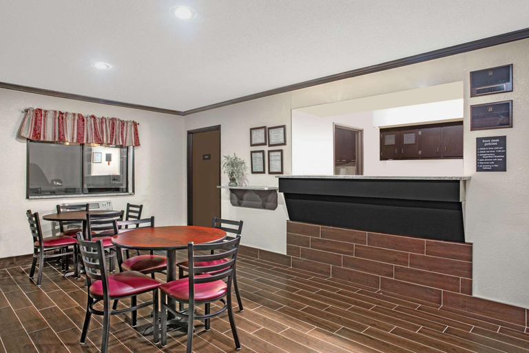 Public Area 2, Super 8 by Wyndham Douglas, Coffee