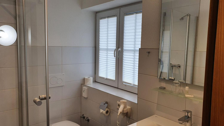Bathroom 3, Hotel Restaurant Adler, Bodenseekreis