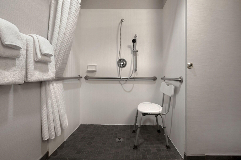 Bathroom 4, Courtyard Portland Southeast/Clackamas, Clackamas
