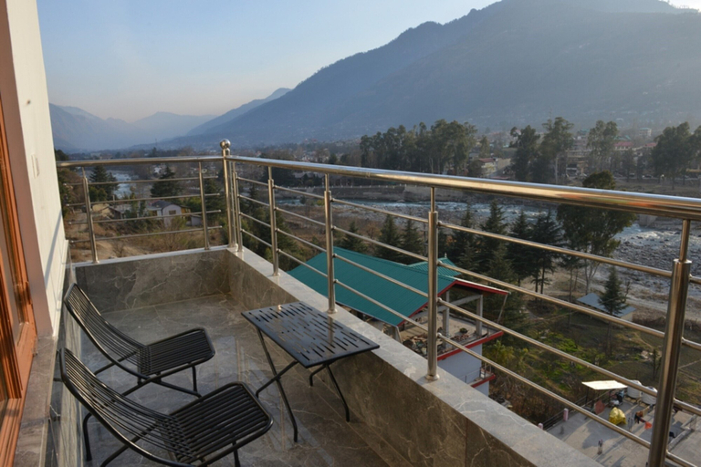 Others 5, Tulip Flowing River View Bhuntar, Kullu