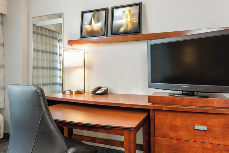 Bedroom 3, Courtyard by Marriott Houston by the Galleria, Houston