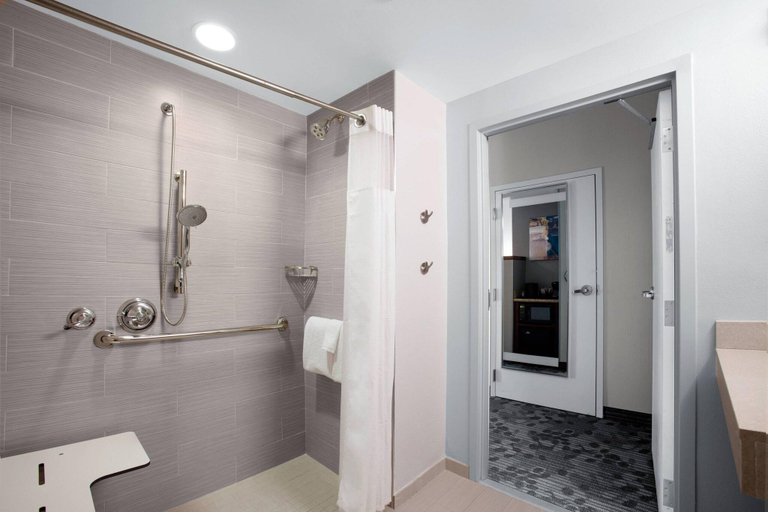 Bathroom 5, Courtyard by Marriott Jacksonville I-295/East Beltway, Duval