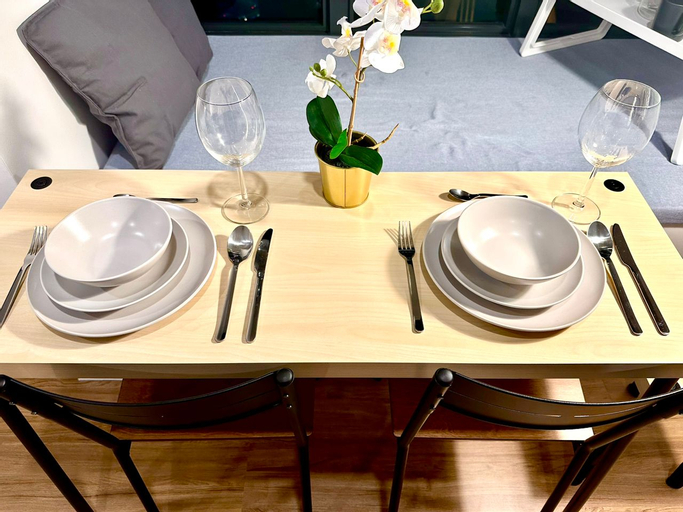 Dining Room 7