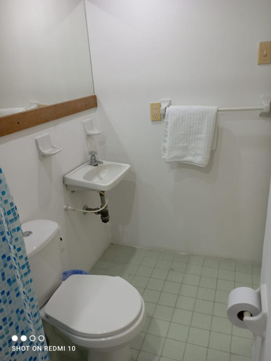 Bathroom, Hotel Albatros, Espinal
