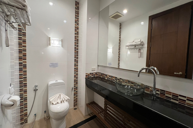 Bathroom 17
