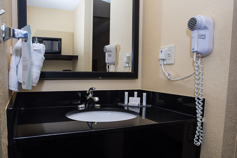 Bathroom 3, Fairfield Inn & Suites by Marriott Boston Milford, Worcester