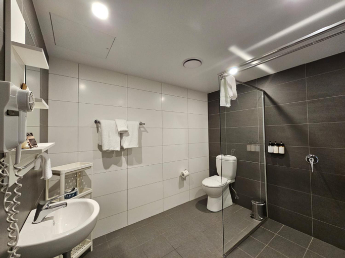 Bathroom 8