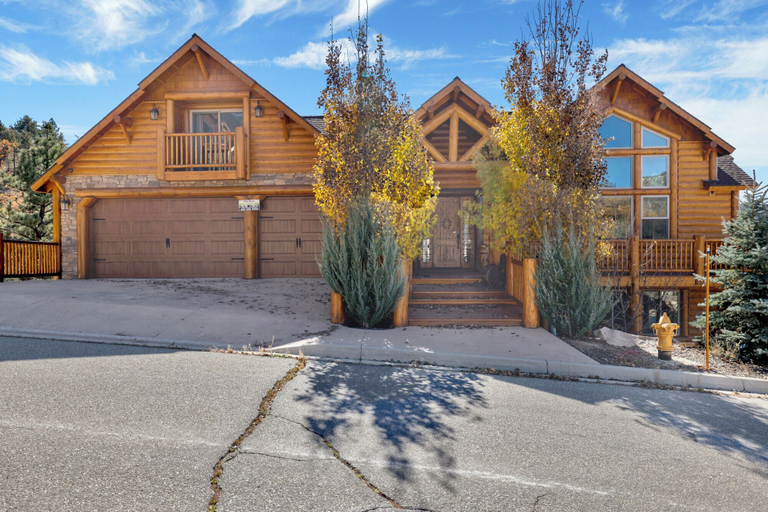 Exterior & Views 2, Golden OAK LOG Cabin #2206, San Bernardino