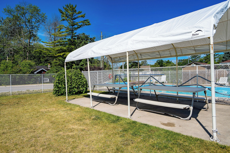 Others 5, Beach Club by Beach1 Motel, Lake Hurron