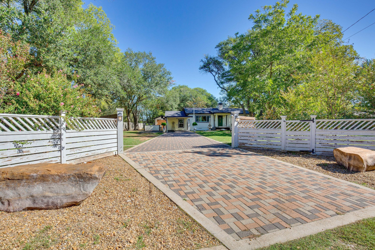 Exterior & Views 2, Couple’s Retreat In Canton w/ Patio, Trail & Yard!, Van Zandt