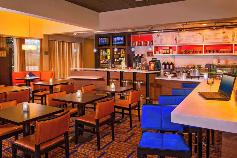 Food & Drinks 5, Courtyard Virginia Beach Norfolk, Virginia Beach