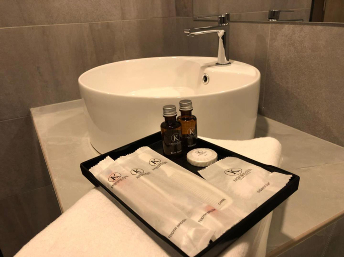 Bathroom 7