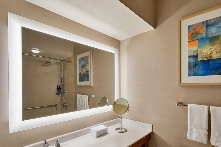 Bathroom 5, Westin San Francisco Airport, San Mateo