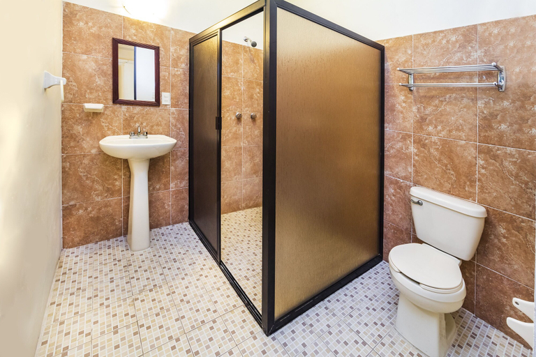 Bathroom 4, Hostal El Patio, Tlacotalpan