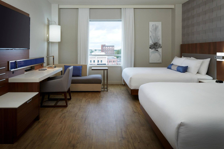 Bedroom 3, Delta Hotels Trois Rivieres Conference Centre, Francheville