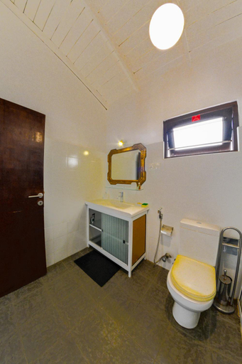 Bathroom 1, Palm Garden Guest House, Habaraduwa