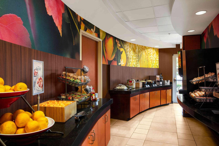 Food & Drinks 5, Fairfield Inn & Suites Augusta, Richmond