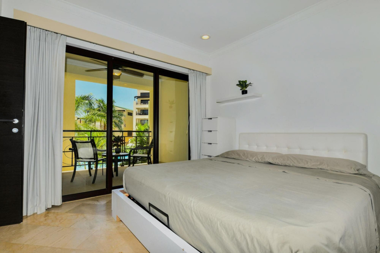 Bedroom 2, Amazing 1BR 2BA Condo Great Location w Pool GYM