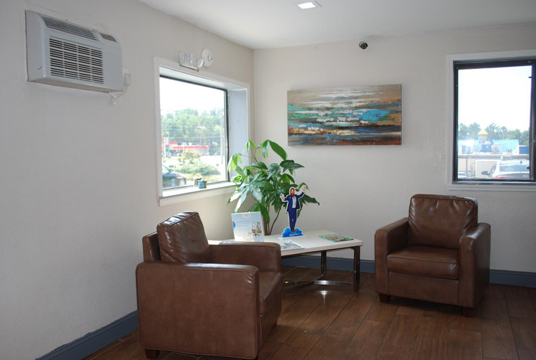Public Area 2, Super 8 By Wyndham Warner Robins, Houston