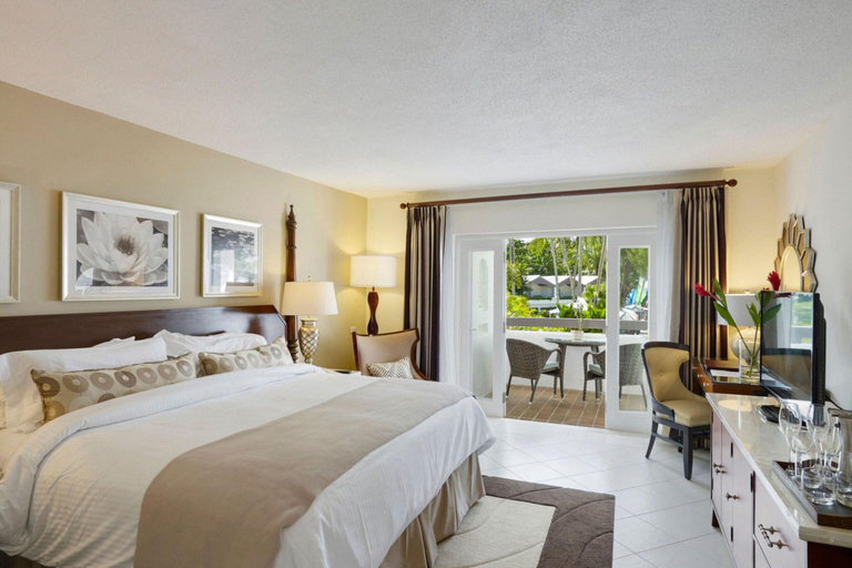Bedroom 4, Colony Club