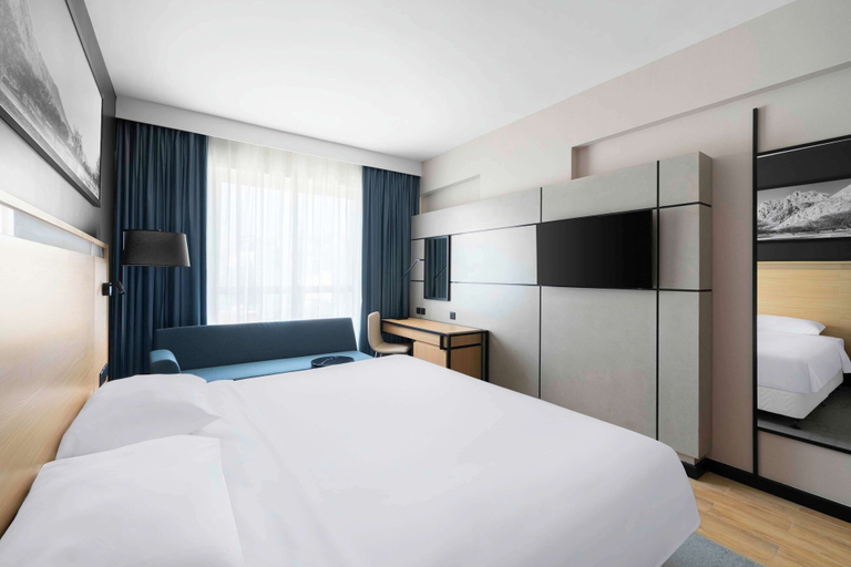 Bedroom 2, Park Inn by Radisson Makkah Thakher Alsharqi, Makkah