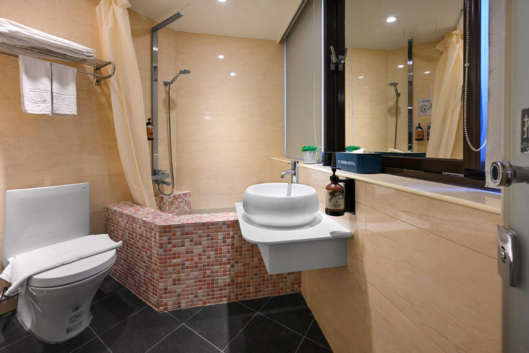 Bathroom 7