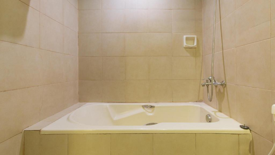 Bathroom 5, RedDoorz @ Comfy Inn Ermita Manila, Manila City