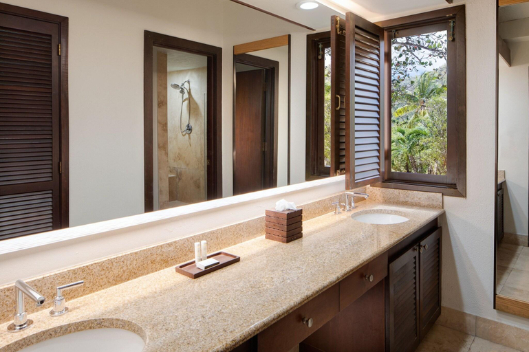 Bathroom 5, Carambola Beach Resort, Northwest