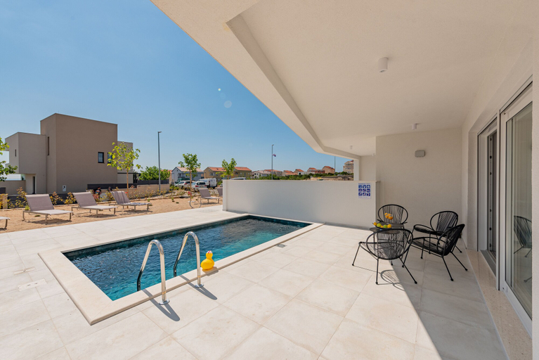 Sport & Beauty 4, Apartments Twins with pools, Novalja