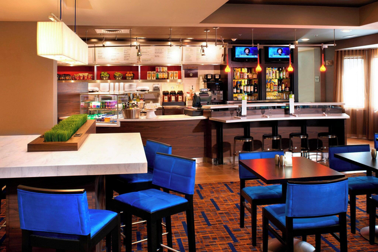 Food & Drinks 5, Courtyard Cleveland Independence, Cuyahoga