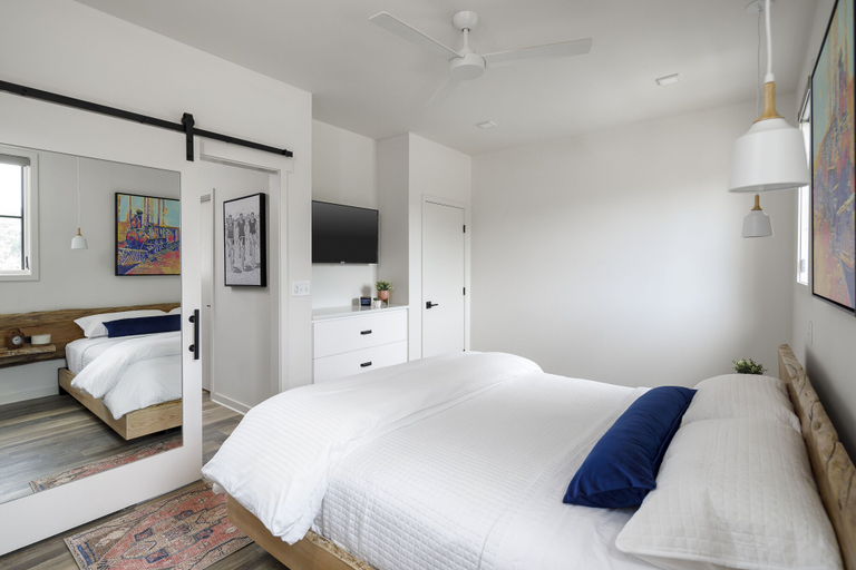 Bedroom 3, The Station by Compo Hotels, Greenville